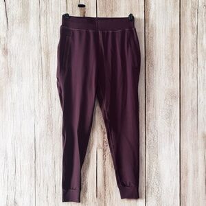 Purple Alphalete leggings with pockets - Small (B1)